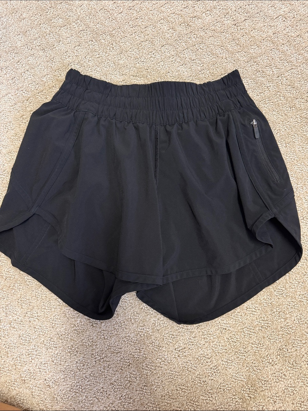 Lulu lemon Hotty shorts size 6  Women's Athletic Shorts with Zipper Pocket